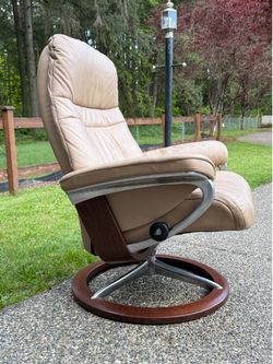 Ekornes Stressless Wing Signature rocking base Chair
