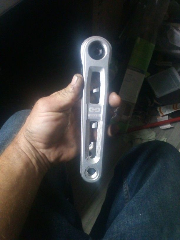 Aluminum 3 Piece Cranks And Bottom Bracket