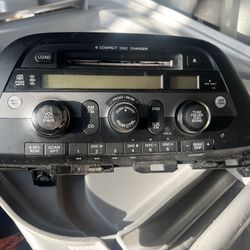 Honda Odyssey 6 Compact Disc Changer 