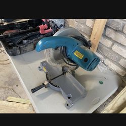 Makita Metal Cutting Saw