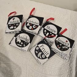 Black N White Crinkle Books