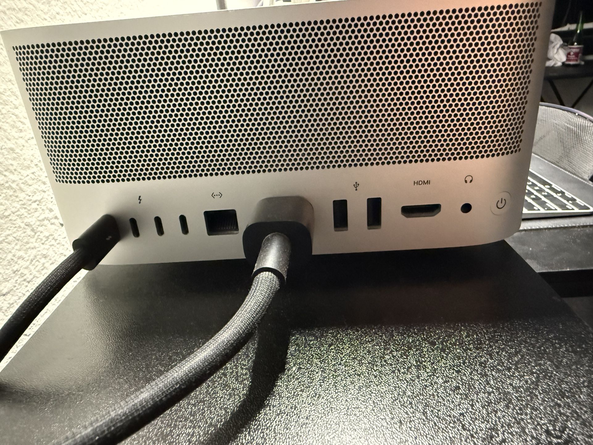 Mac Studio M2 Max 32GB and Mac Studio Display