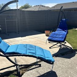 2 Swinging Swimming Pool Lounge Chairs. 
