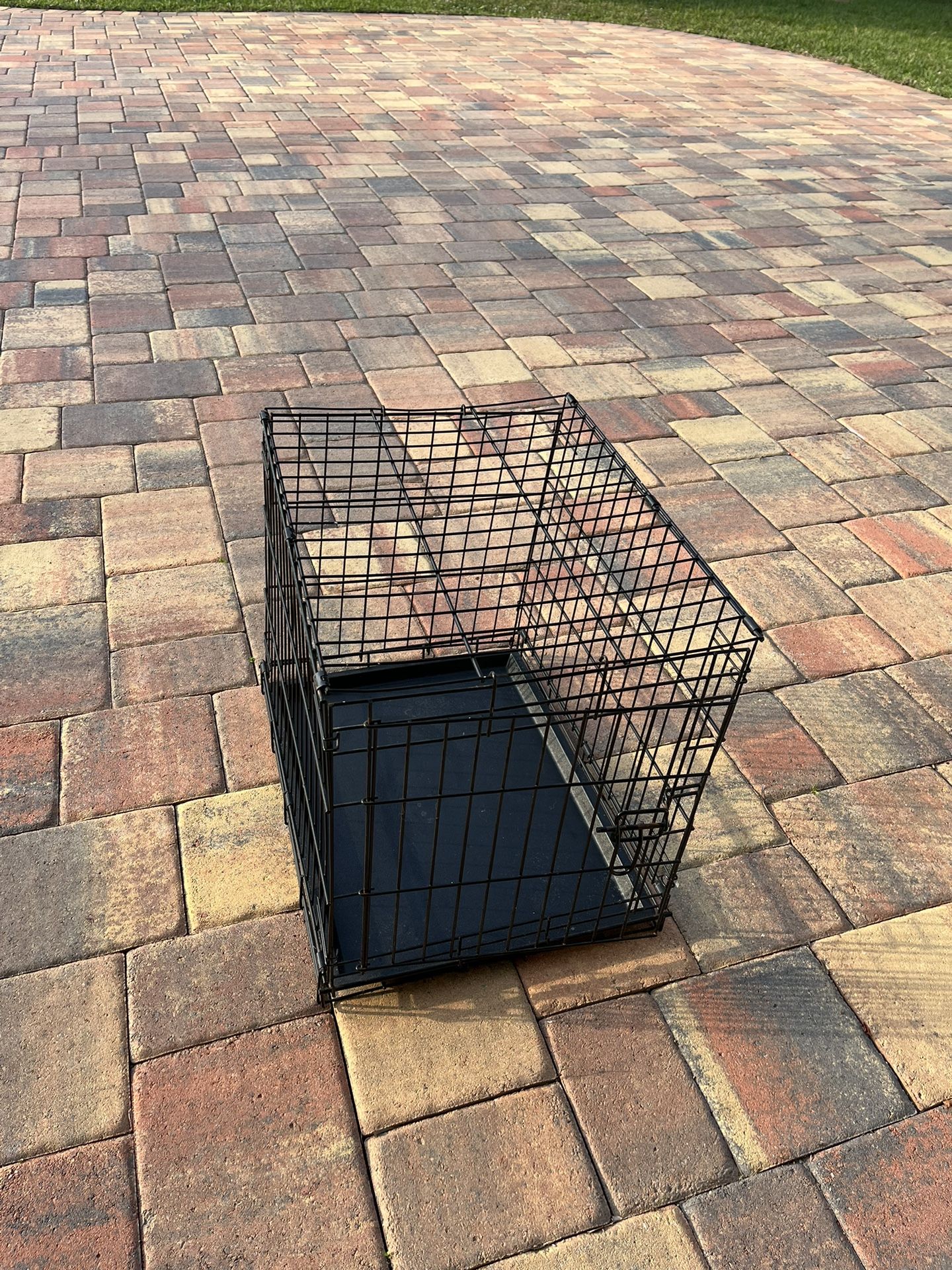 Medium Crate &Two Pet Stay Off Mat