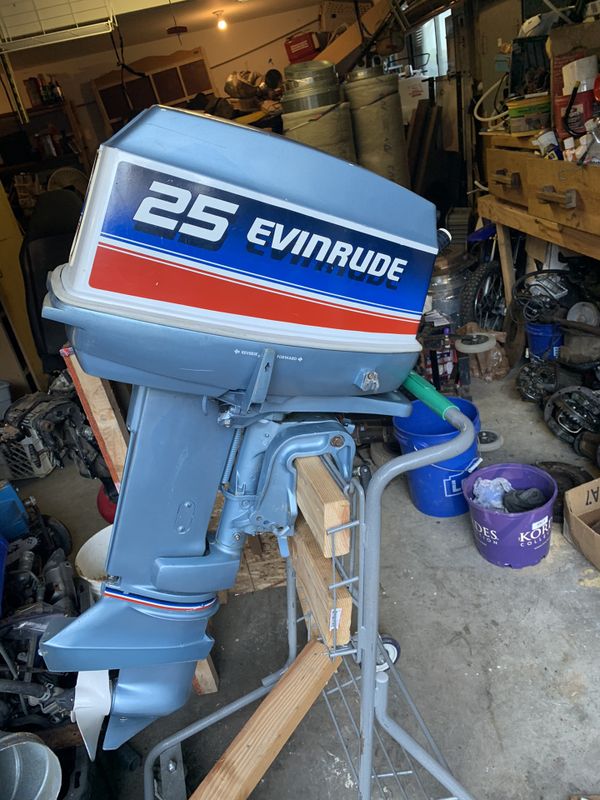1980 25 horse evinrude 2 stroke long shaft for Sale in Seattle, WA