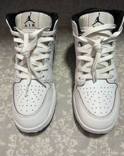 Nike Air Jordan’s Mid White/Black