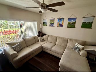 3 Piece Sectional Couch w/Chaise