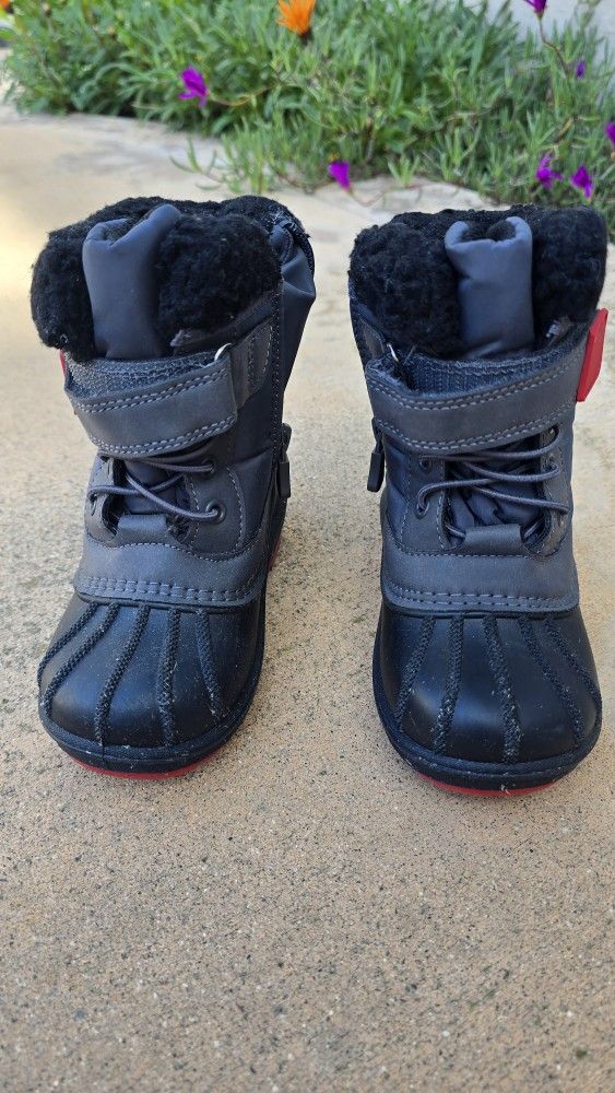 Cat & Jack Boys Journey Winter Boots w/ Faux Fur Black Waterproof