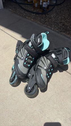 BRAND NEW ROLLERBLADES