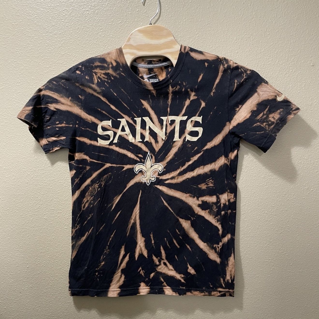 Men’s Medium NFL New Orleans Saints Nike Bleached Tie Dye Shirt