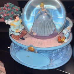 Walt Disney Brown’s Waltz Cinderella Snow Globe