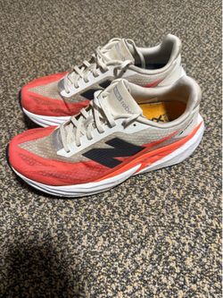Newbalance Rebel’s size 9