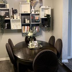 Elegant Dining Table Set for Sale – Complete Set! 