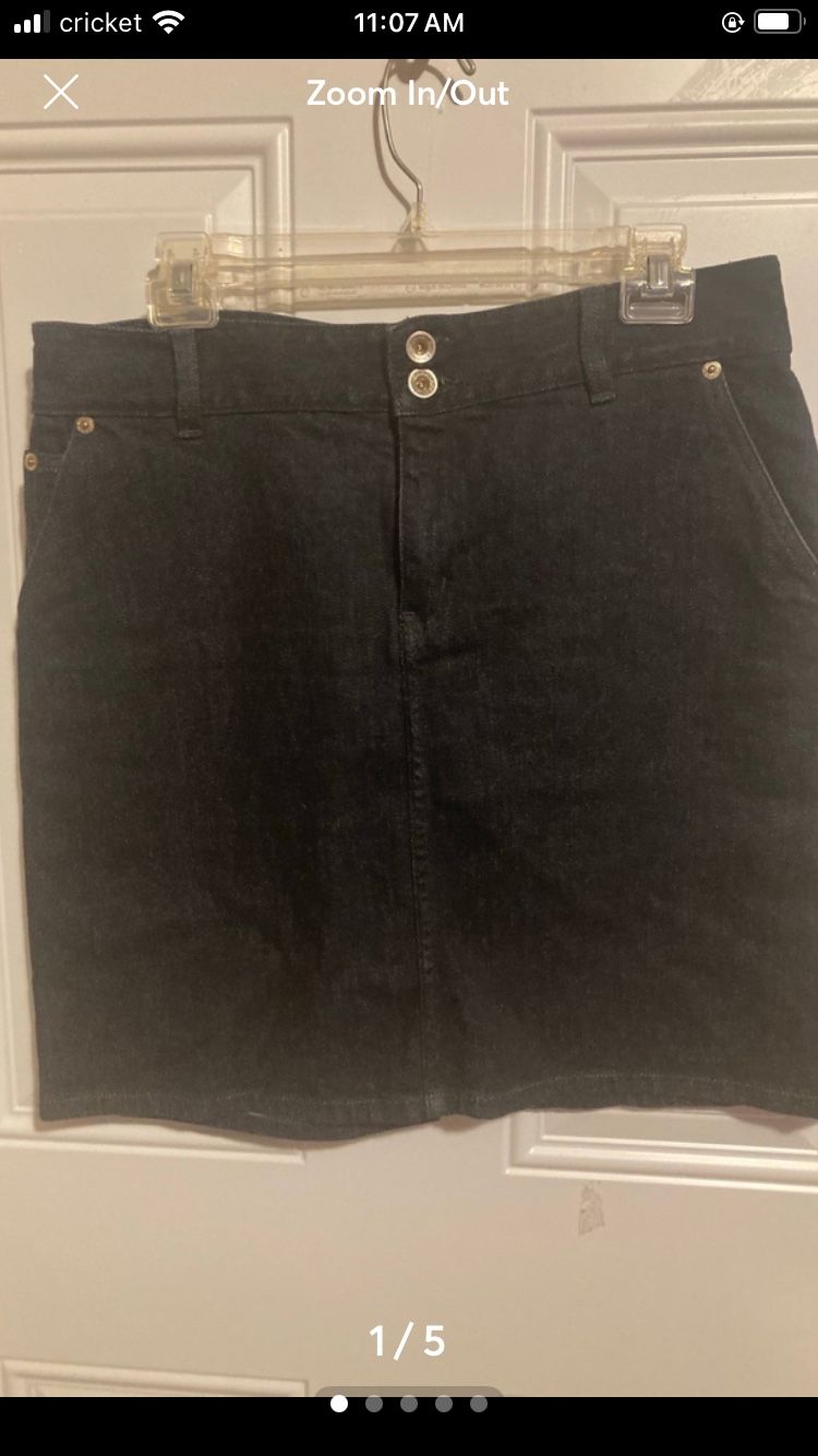 Lauren Jean’s Premium Ladies Skirt Size 8