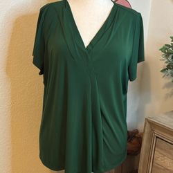 18- 20 Lane Bryant  Woman's V Neck Green Blouse