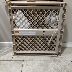 Extra Wide Safety Gate / Pet Gate - Fits Openings 26” - 42”