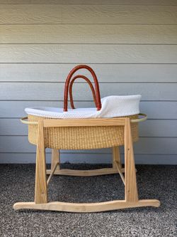 Design Dua Bassinet + Stand