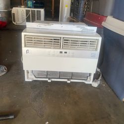 Air Conditioner 12,000 Btu