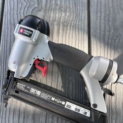 PORTER CABLE BN138 - Type 1 - 1-3/8'' 18-Gauge Pneumatic Brad Nailer U2