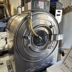 UniMac 60lbs HardMount Washer