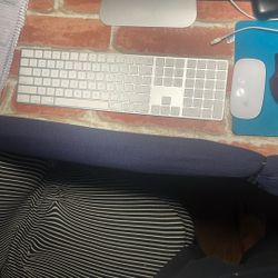 iMac Keyboard And Mouse