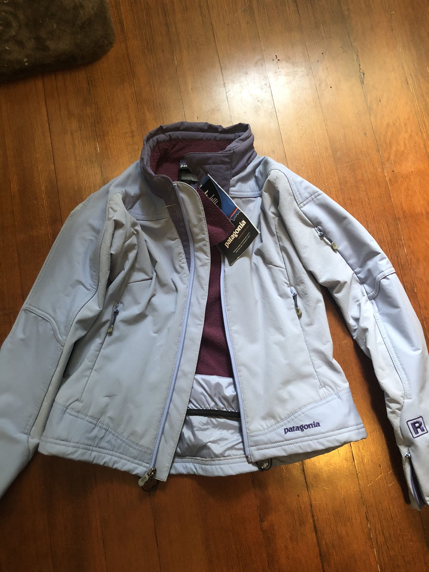 Woman’s Patagonia jacket - small