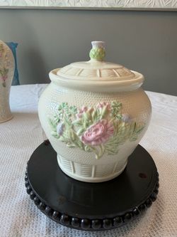 Belleek Multi Use Jar