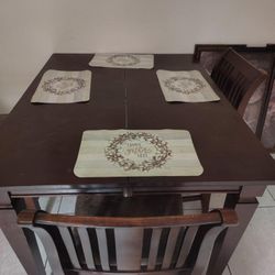 Dining room Table 