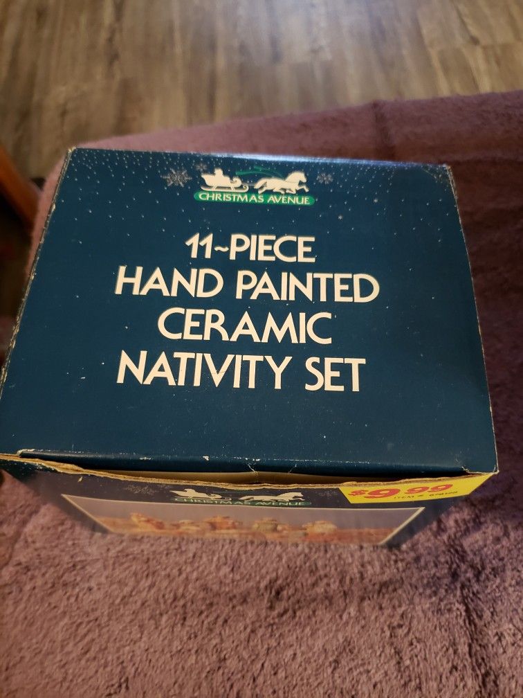 Christmas Nativity Set - Figurines and Manger