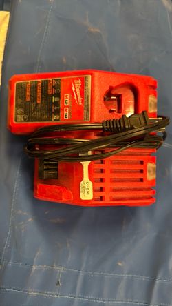 Milwaukee M12 M18 battery charger port Rdp021251