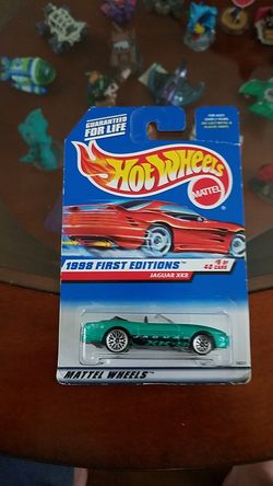 Hot wheels 1998 first editions jaguar xk8