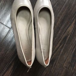 Frye grey point flats 8.5