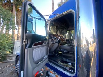 2016 Peterbilt semi truck