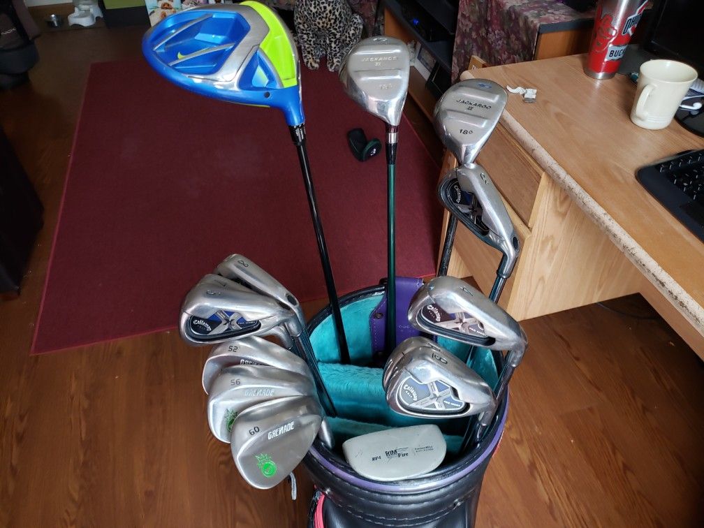 Full ready to play set of golf clubs