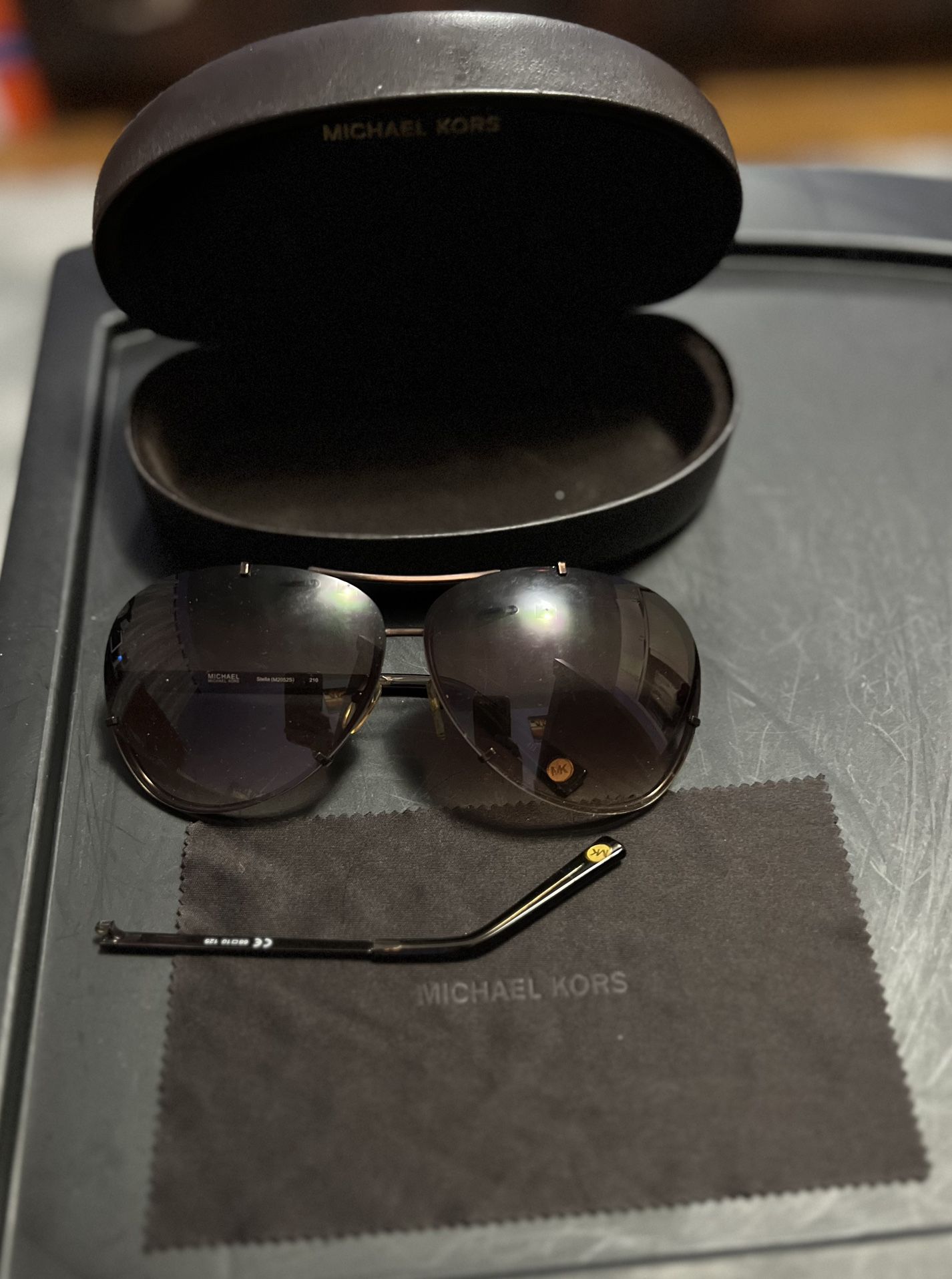 Michael Kors Sunglasses With Case 
