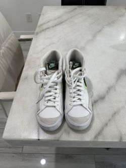 Nike SNKRS  5Y  Boys Size