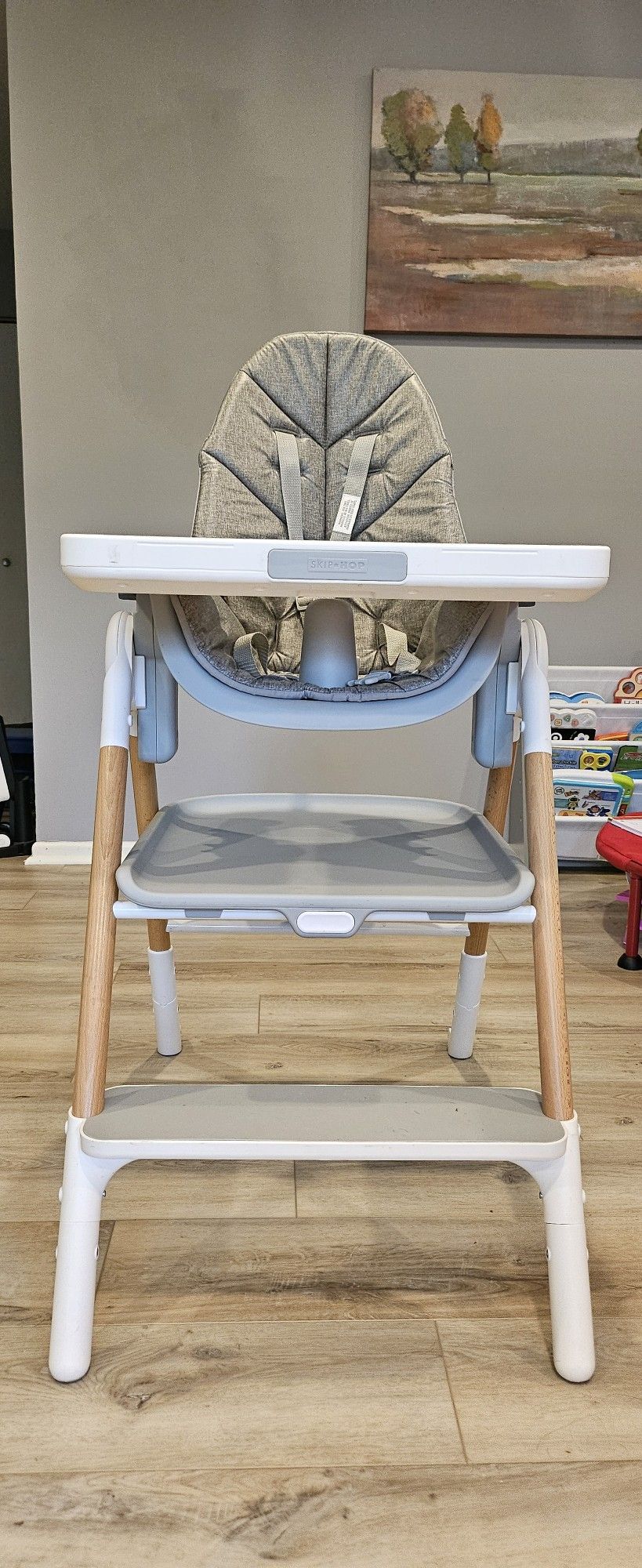 Skip Hop Sit-to-step Highchair