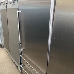 36” Viking Built In Bottom Freezer