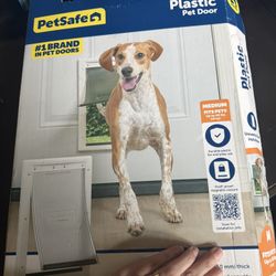 PetSafe Medium Plastic Pet Door – Fits Pets Up to 40 lbs – Like New