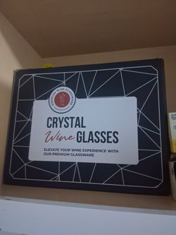 Brand New Gusto Nostro 22oz Crystal Wine Glasses (Set of 4)
