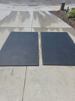 2x *GYM MATS* heavy duty. Workout weights exercise 4x6