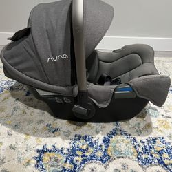 Nuna Pipa Car seat And 2 Bases
