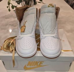 ✨ Nike Women’s Air Jordan 1 Retro High OG – White/Metallic Gold ✨
