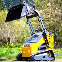2025 NEW Compact Dingo-Style Skid Steer w/4in1 bucket!