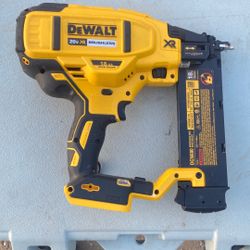 Dewalt 20v Brushless 18 Gauge Brad Nailer
