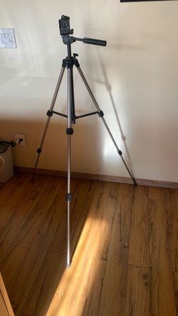 Vernon Camera Stand 