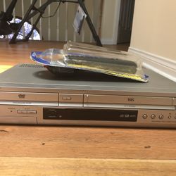 Sony SLV-D350P VHS/DVD Combo Player | Both Sides Work | Includes Universal Remote & AV Cables