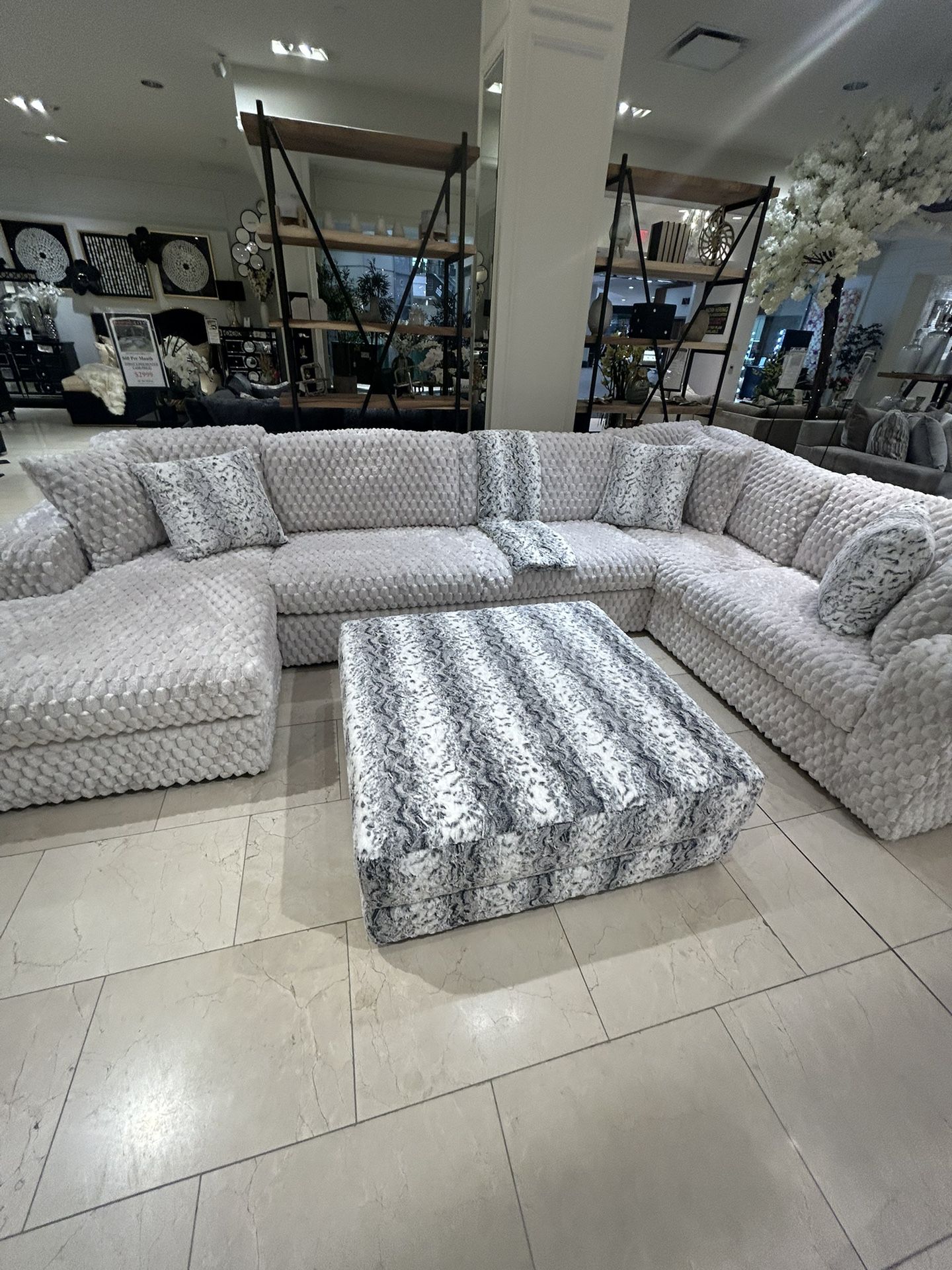 Chaise Sectional 