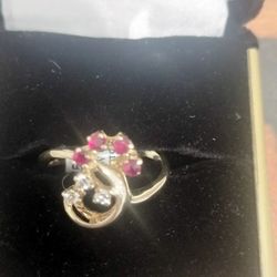 Swirl Diamond And Red Gem Stone Ring