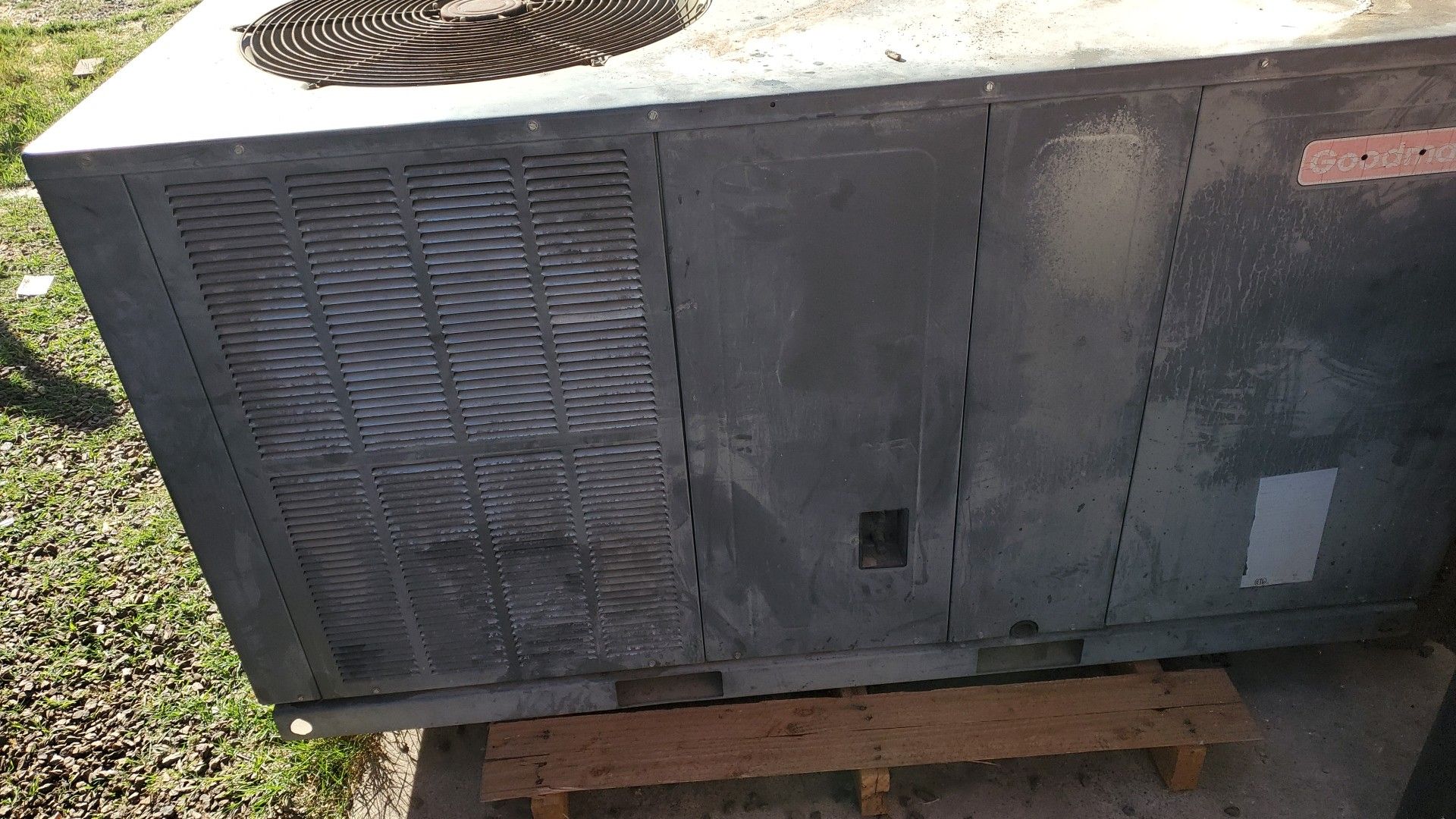 Ac Units 3.5 ton and 5 ton both is great working condition